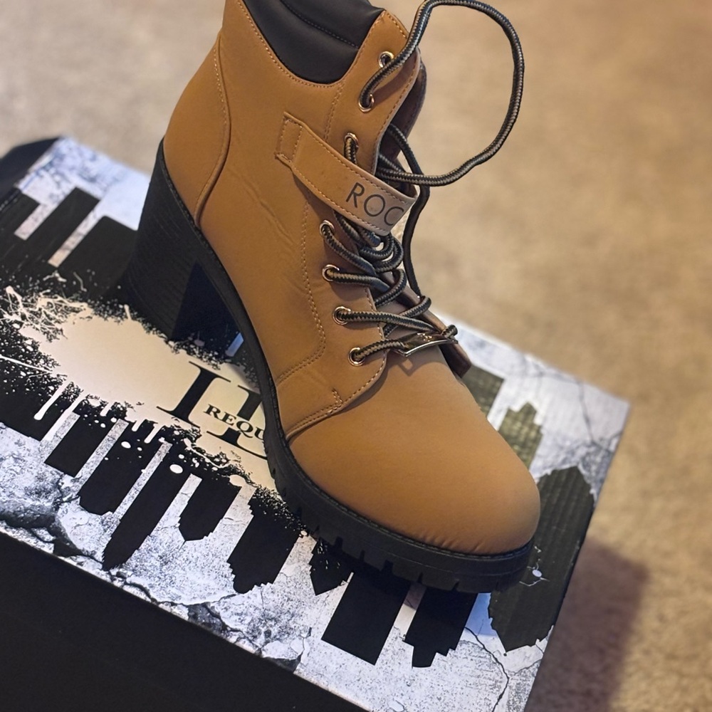 Women's Tan Ankle Boots